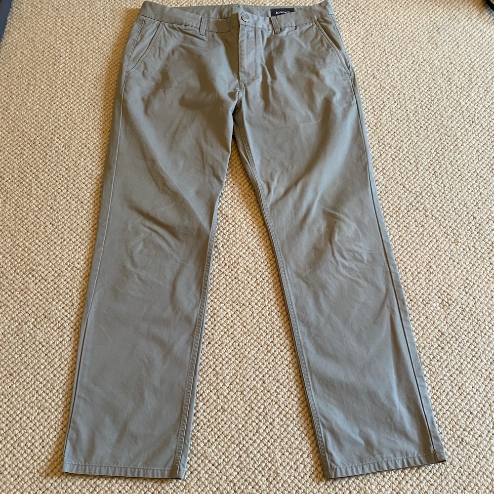 Light gray mens Bonobos pants.
